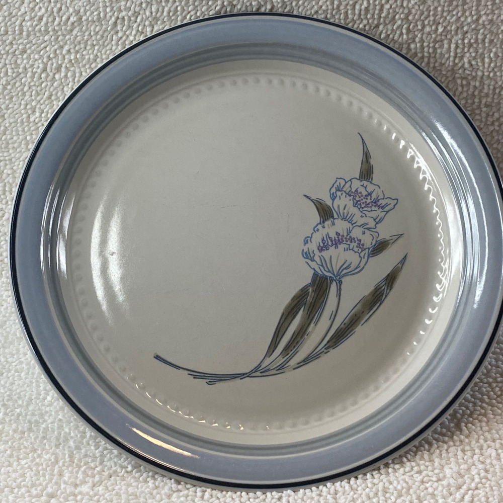 Johann Haviland Crowning Fashion Blue Floral Dinner Plate 10.5" Japan Vintage